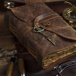 สมุดบันทึกหนังสีน้ำตาลแบบมีกุญแจล็อค ทำมือสไตล์วินเทจเรียบง่าย สมุดบันทึกเขียนได้พร้อมกุญแจล็อค - Product Image 6