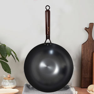 Чугунная сковорода-вок прямо с завода, настраиваемая, без покрытия, предварительно пропитанная, с равномерным распределением тепла для приготовления пищи - Product Image 2