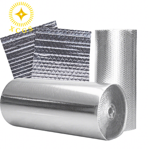 Venta caliente 1,2*40M Papel de aluminio de tres <span class=keywords><strong>capas</strong></span> Burbuja simple o doble 97% Materiales de aislamiento térmico reflectantes Rollo de techo - Product Image 1
