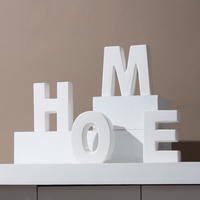 Articles de décoration intérieure simples et modernes petite sculpture de lettres pour la maison ornement de table artisanat en céramique pour la décoration intérieure