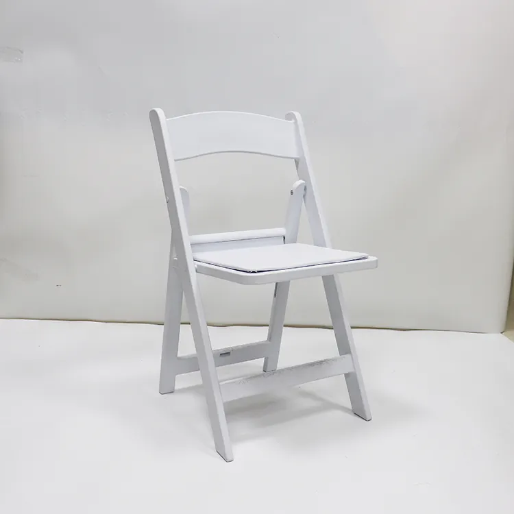 Wholesale top quality wholesale foldable chair wedding event plastic wimbledon garden chairs white resin folding chair