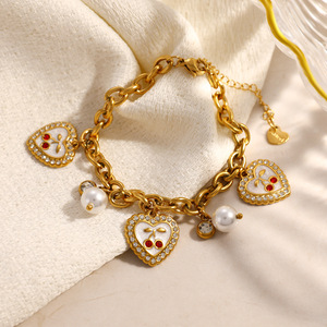 สร้อยข้อมือรูปหัวใจชุบทอง 18k ประดับเพชรและลายดอกซากุระสำหรับสวมใส่ทุกวัน - Product Image 3