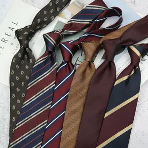 Venta al por mayor nuevas corbatas de cuello de mano de 8cm para hombres <span class=keywords><strong>traje</strong></span> de negocios formal personalizado boda Paisley raya novio poliéster corbatas de seda - Product Image 1