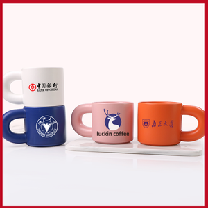 Taza de estética nórdica Café de cerámica Latte Chubby Matte Taza azul marino mate Impresión en tazas personalizadas - Product Image 3