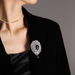 <span class=keywords><strong>Broche</strong></span> tendance en vente chaude, bijoux de luxe, design rouge et bleu, zircone cubique, perle blanche, <span class=keywords><strong>grande</strong></span> <span class=keywords><strong>broche</strong></span> à pendentif, mode féminine - Product Image 6