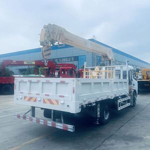 Grue de camion Dongfeng à châssis standard d'exportation, 7 tonnes, 5 sections, bras télescopique à grande hauteur de levage pour les marchés étrangers - Product Image 4