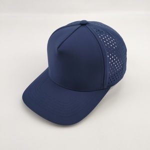 Gorra de Béisbol Impermeable de 5 Paneles con Logotipo Personalizado, Orificios Cortados con Láser, Secado Rápido, Gorra Deportiva - Product Image 2