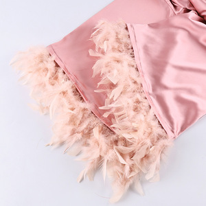 Set di 3 Pezzi di Vestaglie da Donna con Bordo in Piume, Popolare Modello Nuziale in Seta Satinata Tinta Unita - Product Image 6