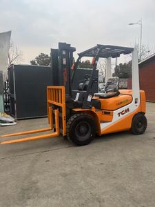 La mejor venta TCM 2Ton Carretilla elevadora con motor diésel 3M Rise 100% Listo Carretilla elevadora para terrenos difíciles de segunda mano Carretilla elevadora usada para la venta - Product Image 5