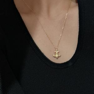 Collana con Ciondolo in Argento Puro S925 con Catena a Tamburo Martellato di Tendenza, Design di Lusso Leggero per Maglione, Regalo di Compleanno - Product Image 3