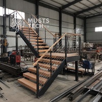 Escalier sur mesure : Conception et développement d'ingénierie en collaboration avec des architectes, directement de l'usine