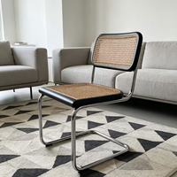 Chaise de salle à manger en rotin nordique et fer forgé, avec accoudoirs et dossier en bois massif, design antique, pour la maison, le bureau ou l'hôtel, rouge, luxe, légère