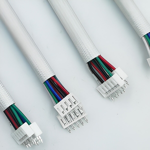 Faisceau de câbles multi-branques personnalisé avec tube en fibre de verre blanc verni et connecteurs en plastique colorés multi-types pour la réfrigération - Product Image 4