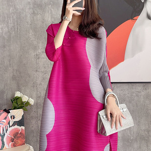 Prodotto Più Venduto dell'Estate: <span class=keywords><strong>Abito</strong></span> Miyake Plissettato Plus-Size con Patchwork, Elegante e alla Moda con Bottoni a Rana in Stile Cinese - Product Image 2