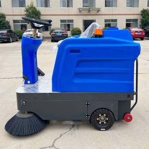Machine de balayage commerciale à conducteur embarqué avec deux brosses pour un travail efficace de collecte de poussière et de déchets - Product Image 3