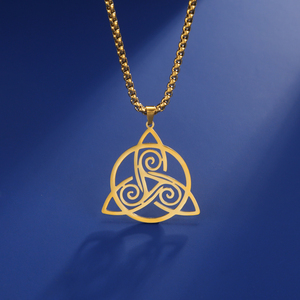 Collar de Mujer con Símbolo de Espiral Triple Myshape, Nudo de Bruja Triangular, Amuleto de <span class=keywords><strong>Buena</strong></span> <span class=keywords><strong>Suerte</strong></span> Celta, Joyería de Brujería de Acero Inoxidable - Product Image 1