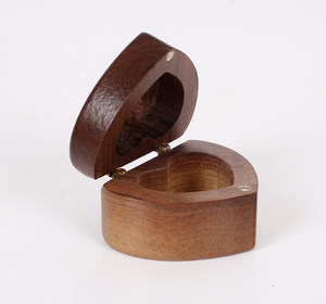 Service de gravure et de perçage/emboutissage CNC sur bois de noyer, découpe laser de précision pour signalétique en bois personnalisée - Product Image 6