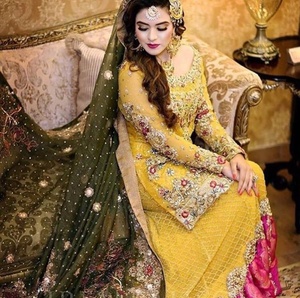 Impresionante vestido de novia indio/pakistaní, Kurta Lehenga, ricamente adornado con cuentas de cristal y pedrería para boda-2020. - Product Image 1