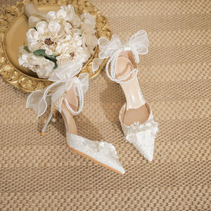 Chaussures de Mariée Blanches à Talons Hauts Pointus et Bride Cheville pour l'Été - Product Image 4