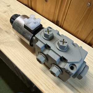 OEM / ODM 3245425 NG12 M22x1.5 NBR. <span class=keywords><strong>MWV</strong></span>- 24V 6/2-Wege-Spule Einfache Installation - Product Image 1