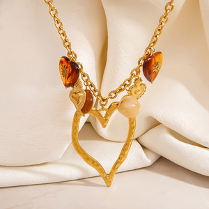 Collar con Colgante de Corazón de Acero Inoxidable, Cadena de Clavícula en Color Oro de 18K, Joyería de Moda con Estilo Multicapa de Amor - Product Image 2