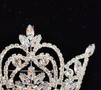 Broche de couronne de concours de beauté en strass