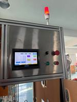 Máquina automática de guata de tapas de plástico con junta, máquina de inserción de revestimiento de espuma, maquinaria de inserción de revestimiento de lámina de espuma