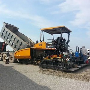 Nouvelle finitionuse d'asphalte chinoise de marque supérieure SAP45C-10 avec une largeur de pavage de 4,5 m pour la construction routière - Product Image 4