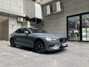 Volkswagen S60 2022 <span class=keywords><strong>B4</strong></span> Momentum Luxury Edition 8AT FWD Híbrido Suave Euro VI Sedán de Lujo Mediano Sueco Usado - Product Image 3