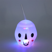 Nouveautés 2026 : Gobelet LED Halloween 500 ml en plastique PP avec paille, motif fantôme, pour fêtes et camping