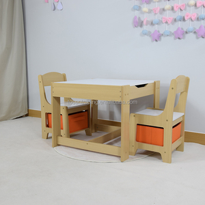 Mesa infantil moderna y juego de dos sillas con tablero de doble cara y contenedor de almacenamiento, escritorio de actividades de madera para niños - Blanco - Product Image 2