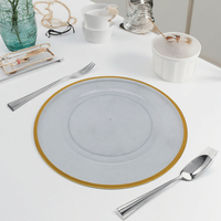 Assiette de présentation ronde décorative de 13 pouces en plastique PS transparent avec contour doré pour mariage et événements