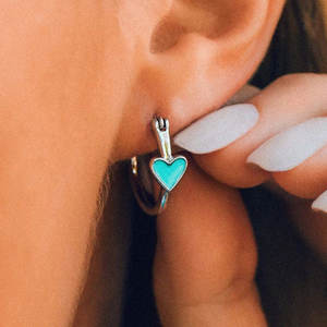 Orecchini a Cerchio a Forma di Cuore E2057, Placcati in Oro, in Lega di Zinco con Incisione 'Love', Regalo Romantico Unisex - Product Image 4