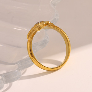 Bague <span class=keywords><strong>solitaire</strong></span> étoile du Nord personnalisée, plaquée or 18 carats, acier inoxydable, bague étoile unique en CZ, bijoux célestes minimalistes pour femmes - Product Image 3