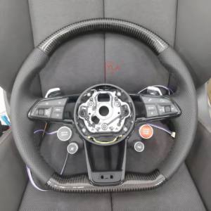 <span class=keywords><strong>Volant</strong></span> YLA <span class=keywords><strong>S</strong></span> <span class=keywords><strong>Line</strong></span> en fibre de carbone semi-carbone avec LED pour <span class=keywords><strong>Audi</strong></span> A3 A4 A5 A6 B7 8V B9 S3 S4 S5 RS3 RS4 RS5 RS6 RS7 C7 C8 Q5 Q7 - Product Image 4