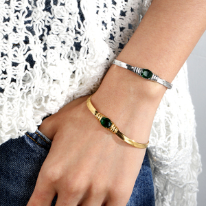 สร้อยข้อมือสแตนเลสชุบทอง 18K แบบซ้อนกันได้ กันน้ำ ป้องกันอาการแพ้ เครื่องประดับแฟชั่นสำหรับผู้หญิง ขายส่ง - Product Image 3