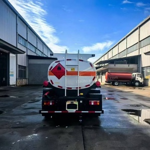 Camión Cisterna Sinotruk Howo <span class=keywords><strong>de</strong></span> 5000 Litros para Transporte <span class=keywords><strong>de</strong></span> Combustible, Tracción 4x2, Camión <span class=keywords><strong>de</strong></span> Suministro y Reabastecimiento <span class=keywords><strong>de</strong></span> Combustible - Product Image 5