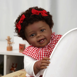 Bébé réaliste de 22 pouces, bébé reborn, bébé réaliste, <span class=keywords><strong>Yannik</strong></span> Bebe reborn, fille, jupe à carreaux, corps en tissu doux au toucher - Product Image 5