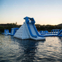 Parc aquatique de plage géant commercial parc aquatique gonflable jouets flottants de taille personnalisée installations d'amusement pour adultes pour la natation