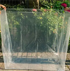 حقيبة مربعة الشكل صلبة مضادة للرطوبة شفافة مخصصة حقائب بلاستيكية مربعة من البولي إيثيلين بقاعدة