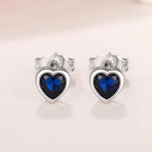 Adornos de diamantes de imitación en forma de corazón para decoración de uñas, 20-40 piezas, parte trasera plana, sin fijación en caliente, brillantes, origen China - Product Image 4