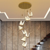 Lustre en acrylique doré à LED, design en éventail, suspension nordique longue en spirale pour escaliers, hôtels, villas
