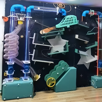 Équipement de terrain de jeu intérieur lumineux OEM Pit Ball sensoriel pour enfants Jeu éducatif Jeux muraux interactifs légers pour café centre commercial école