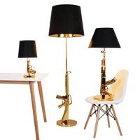 Lampe de table de chevet AK47 créative, lampe sur pied, lampe LED en résine, lampe en forme de pistolet, personnalisée, salon moderne minimaliste