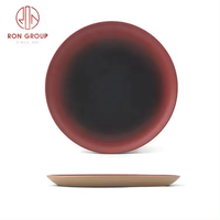 Assiettes de table rondes en terre cuite, dégradé rouge et noir, modernes, pour la restauration et le service alimentaire en cuisine