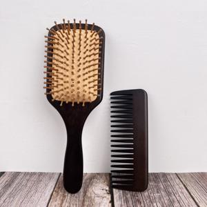 Set de Cepillo y Peine para Cabello de Madera de Haya Natural, Peine de Dientes Anchos para Masaje Capilar, Cepillo Desenredante para Todo Tipo de Cabello - Product Image 2