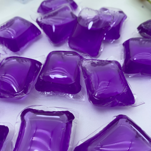 Detergente para ropa Cápsulas florales Bolas Vainas 4 en 1 Cuentas de jabón Detergente para bebés Aroma de lavanda natural - Product Image 1