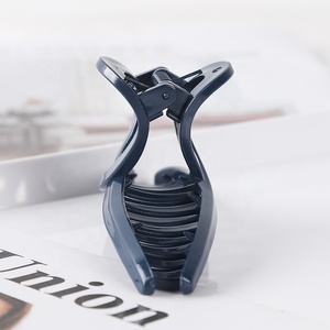 Nouveau Acétate <span class=keywords><strong>Cheveux</strong></span> Griffes <span class=keywords><strong>Crabe</strong></span> Pinces Charme Griffe Clips Femmes Filles Léopard Pinces À <span class=keywords><strong>Cheveux</strong></span> Rétro Croix <span class=keywords><strong>Cheveux</strong></span> Styling Outil Z03 - Product Image 4
