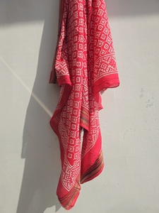 Paréos, Sarongs et Foulards en Soie Zari (Bordure en Soie) Imprimés à la Main sur Bloc de Bois, Légers et Élégants, Vêtements de Plage pour Femmes – Vente en Gros - Product Image 5