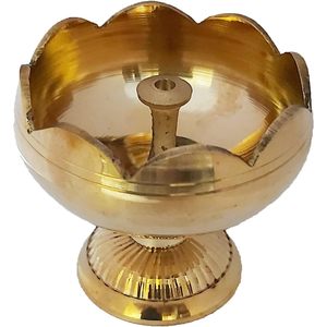 Lámpara de aceite de latón indio hecha a mano Puja Diya-Golden para Diwali Pooja Akhand Artículo Diya Pooja Propósito () - Product Image 4